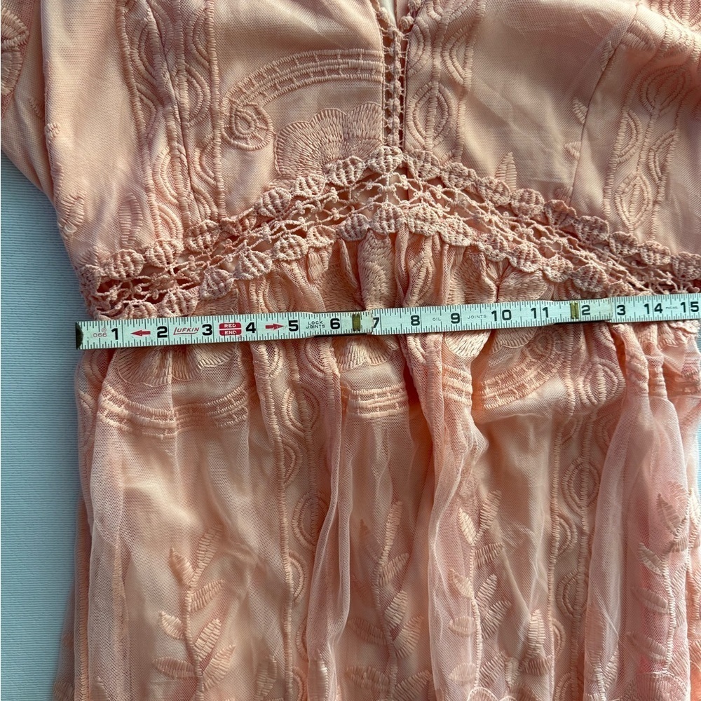 Elegant Soft Pink Flowy Lace Maxi Dress. M-L. - Picture 10 of 12